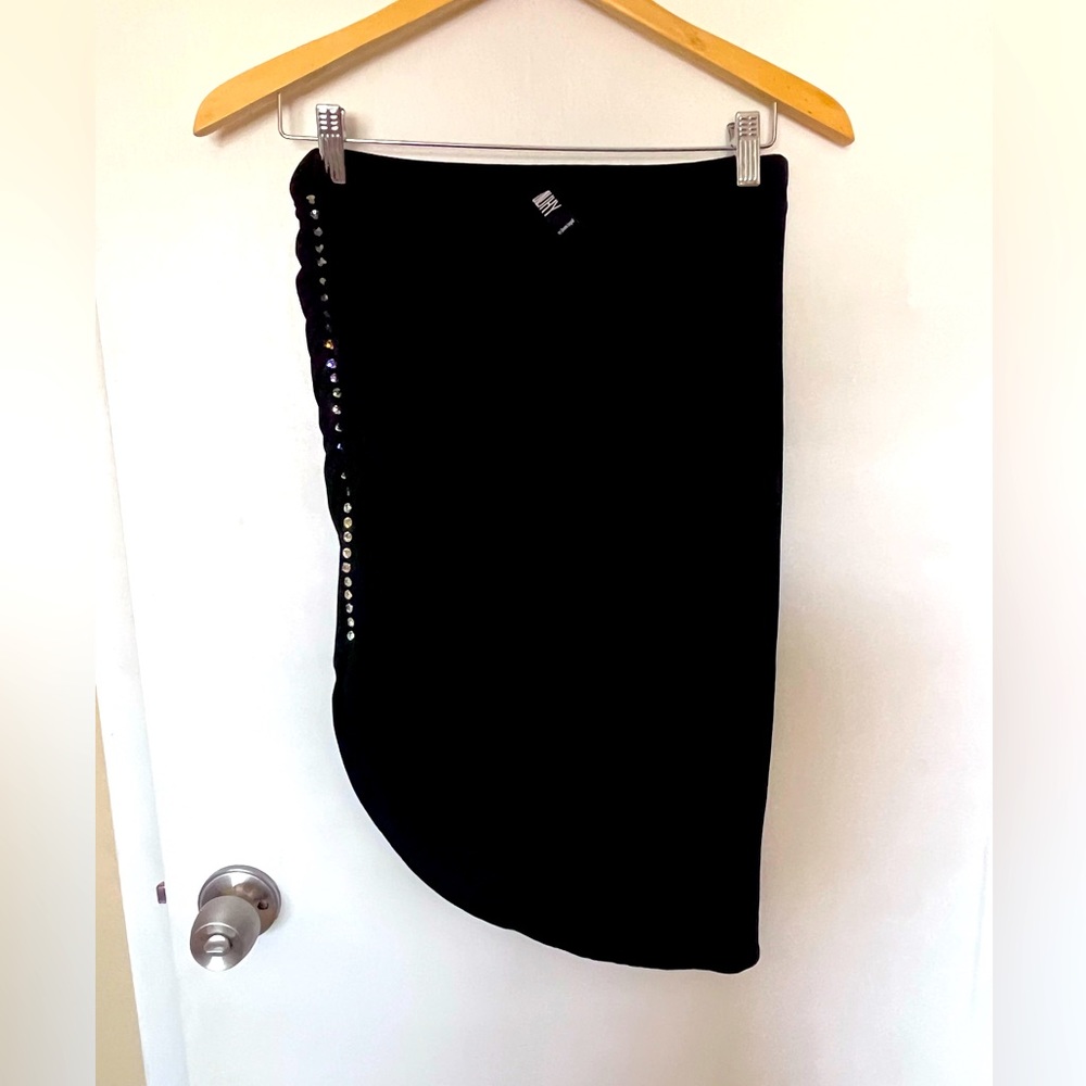 Laundry Black Asymmetrical Skirt with Diamond Embellishment on Side (Size Small)